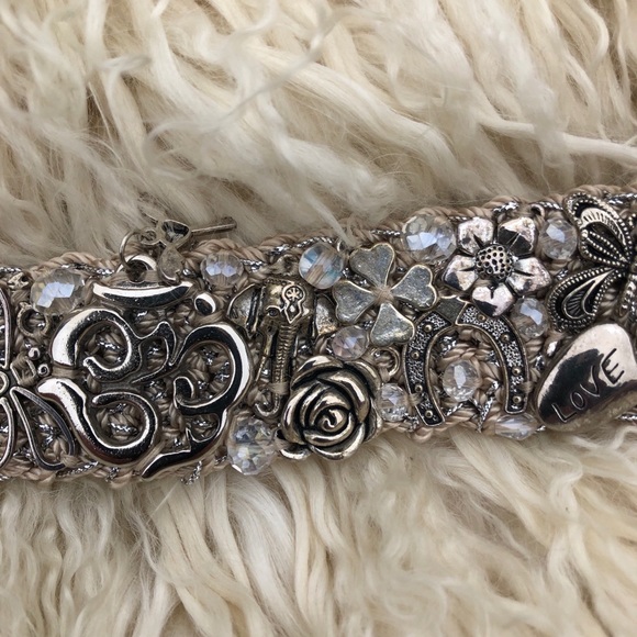 One of a kind handmade Macrame’ Bracelet - Picture 3 of 6